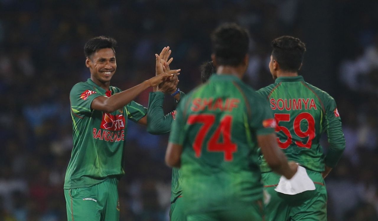 Musfatizur picked up two wickets in two balls, Sri Lanka v Bangladesh, 2nd T20I, Colombo, April 6, 2017