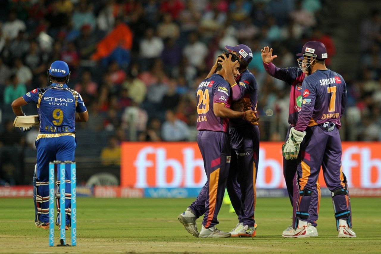 Rajat Bhatia picked up two wickets in the middle overs, Rising Pune Supergiant v Mumbai Indians, IPL 2017, Pune, April 6, 2017