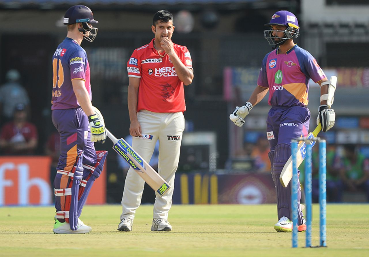 Mohit Sharma looks on as Steven Smith and Ajinkya Rahane bat in the middle, Kings XI Punjab v Rising Pune Supergiant, IPL 2017, Indore, April 8, 2017