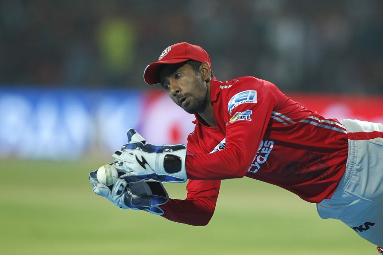 Wriddhiman Saha pulled off a spectacular running catch, Kings XI Punjab v Royal Challengers Bangalore, IPL 2017, Indore, April 10, 2017
