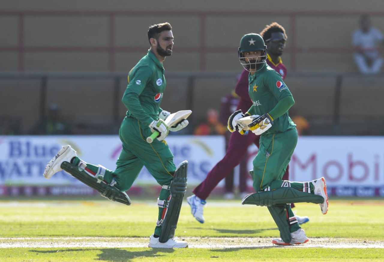 Shoaib Malik and Mohammad Hafeez put on a century stand, West Indies v Pakistan, 3rd ODI, Providence, April 11, 2017