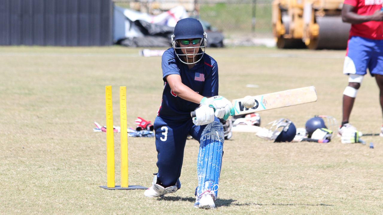 Sindhu Sriharsha attempts a reverse sweep during a target drill, Pearland, April 7, 2017