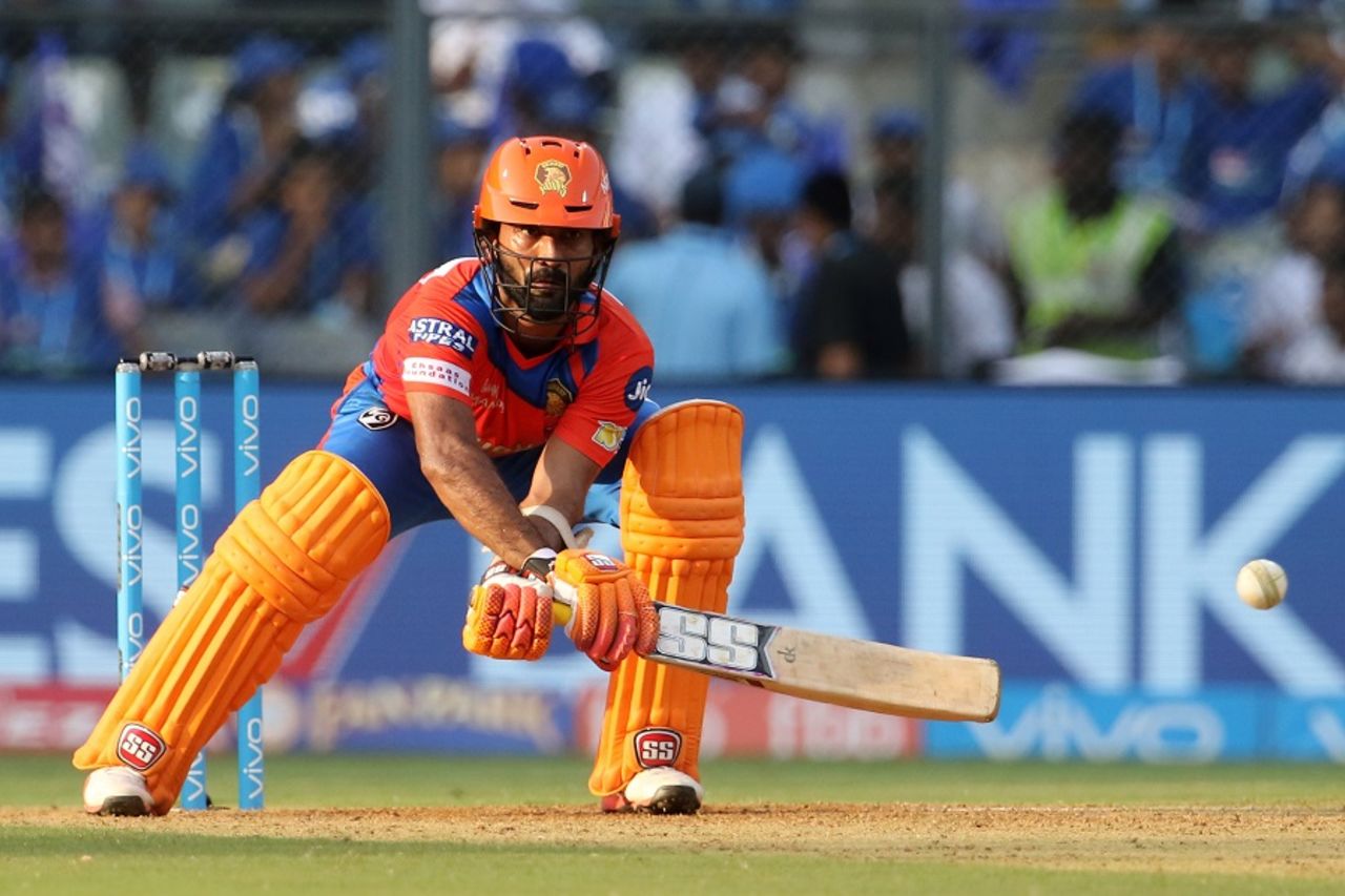 Dinesh Karthik tries to attempt a cheeky shot, Mumbai Indians v Gujarat Lions, IPL 2017, Mumbai, April 16, 2017