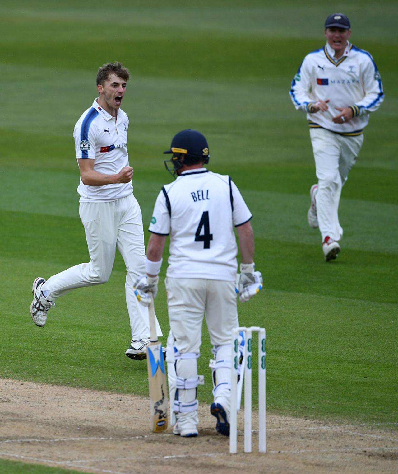 Ben Coad removed Ian Bell for 1 moments before the players left the field, Warwickshire v Yorkshire, County Championship, Division One, Edgbaston, 3rd day, April 16, 2017