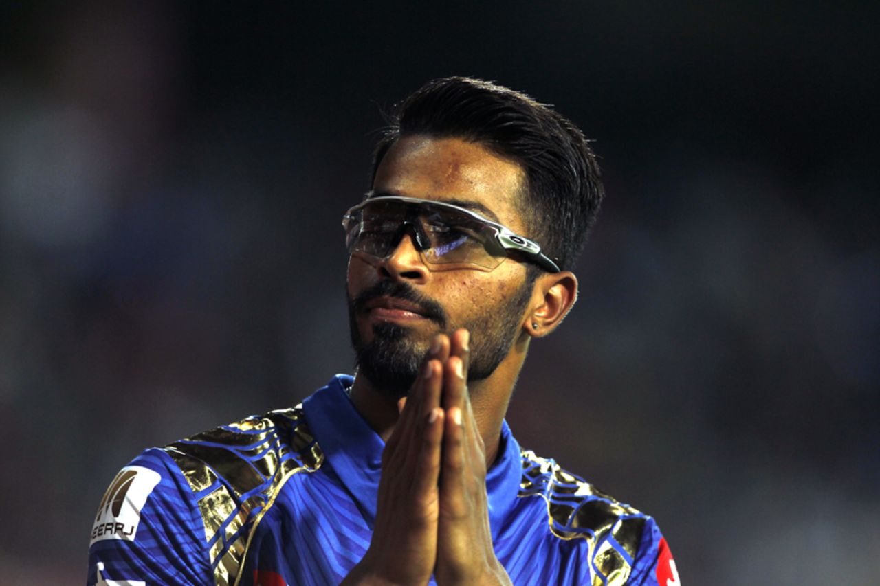 Hardik Pandya gestures at the spectators, Mumbai Indians v Kings XI Punjab, IPL 2017, Indore, April 20, 2017