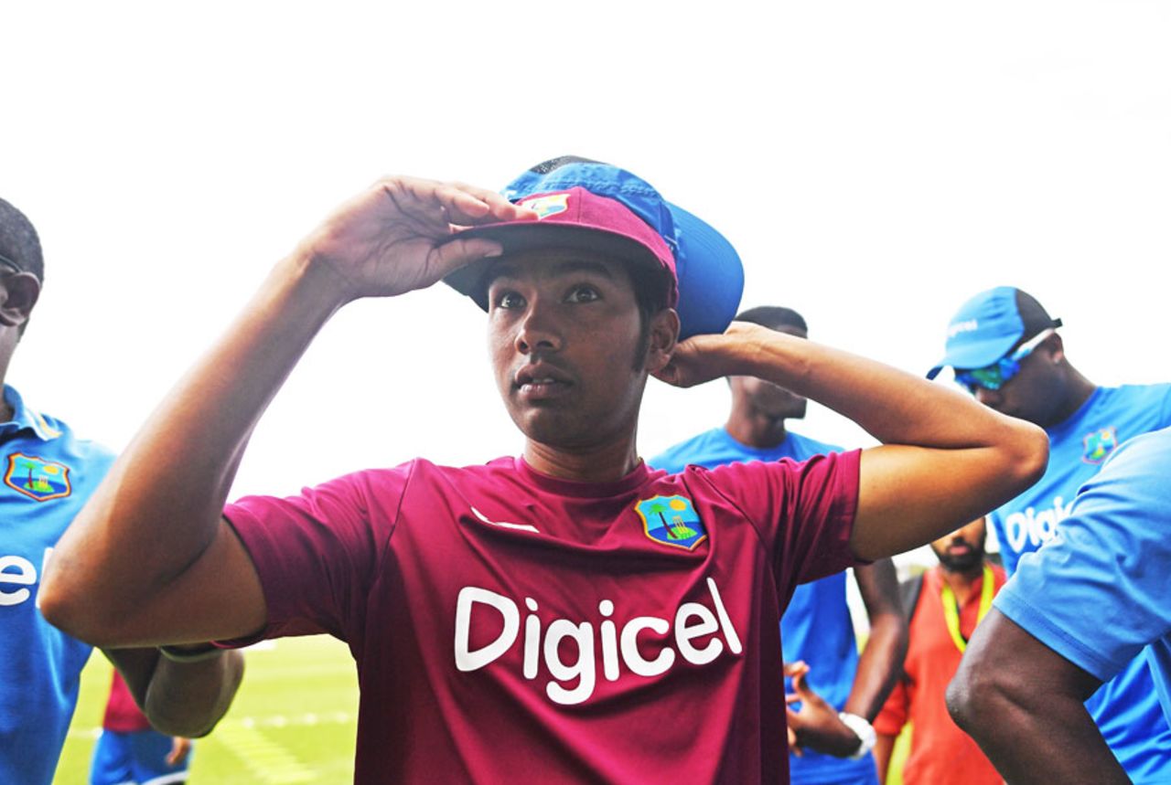 Vishaul Singh tries his Test cap on for size, West Indies v Pakistan, 1st Test, Jamaica, 1st day, April 21, 2017