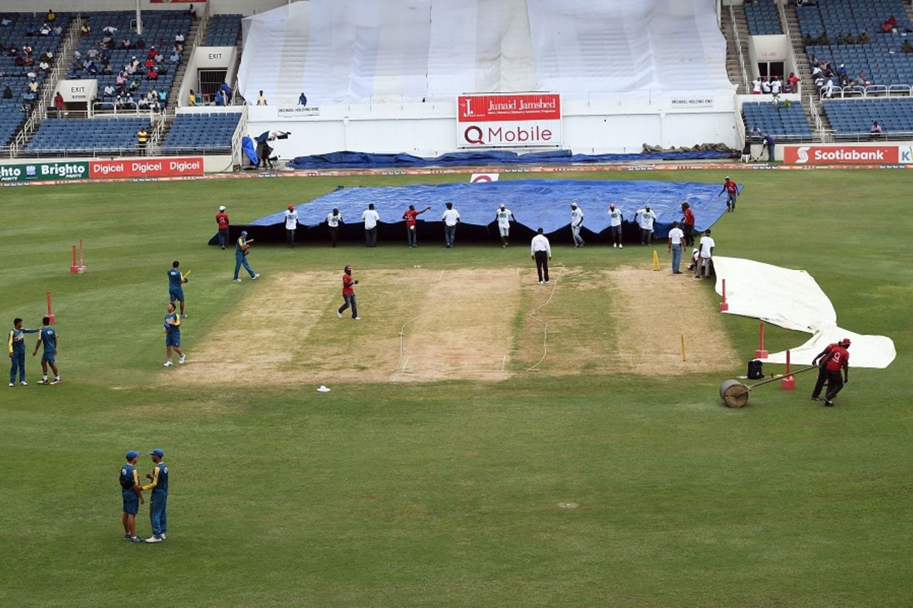 Rain kept the groundstaff busy, West Indies v Pakistan, 1st Test, Jamaica, 2nd day, April 22, 2017