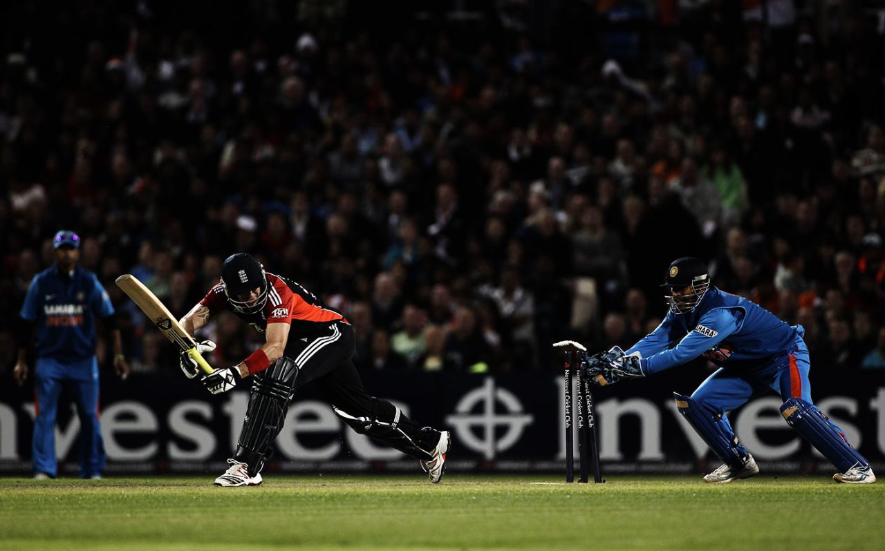 MS Dhoni pulled off a brilliant stumping to remove Kevin Pietersen, England v India, Twenty20, Old Trafford, August 31, 2011