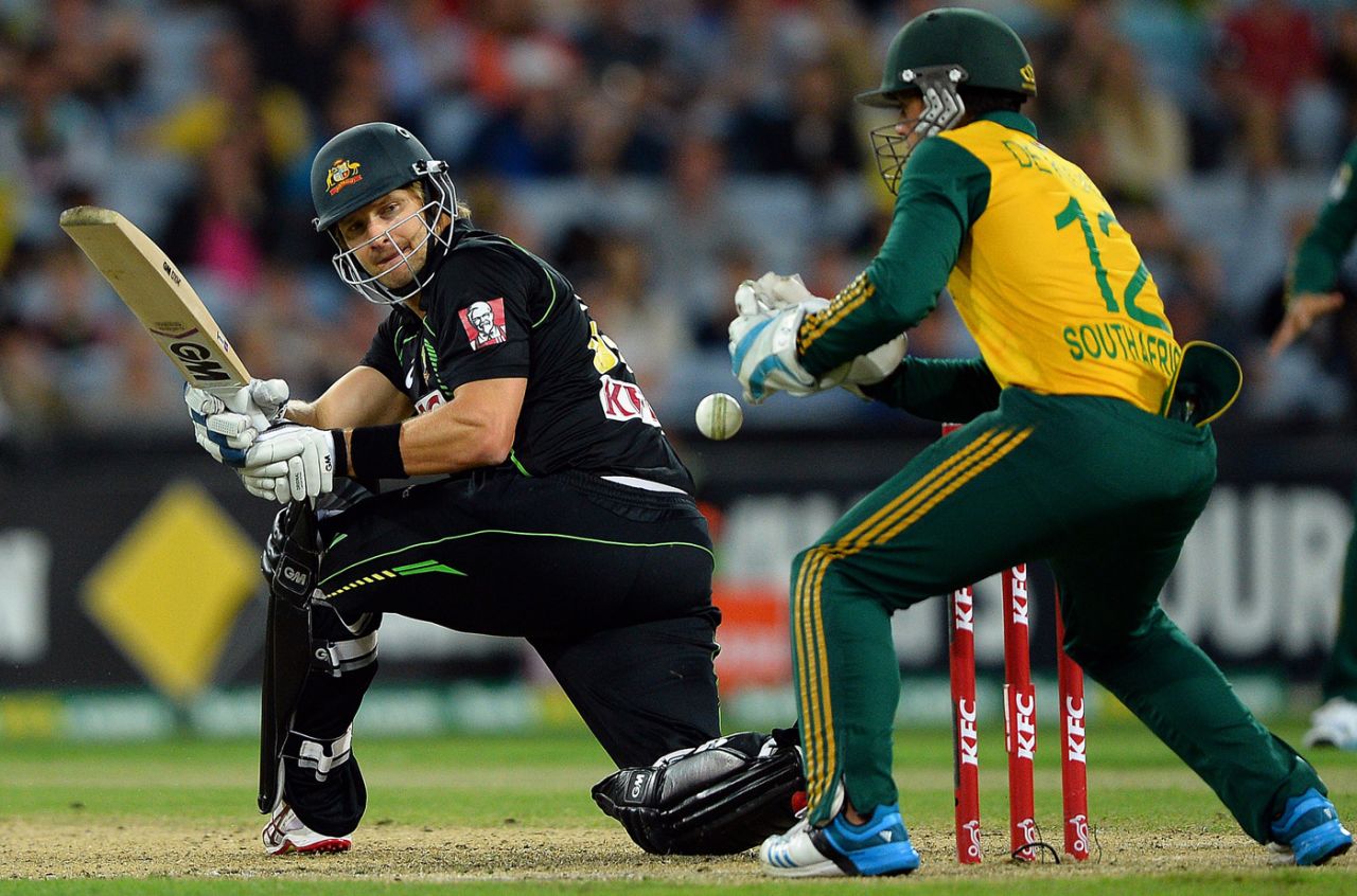 Shane Watson turns one around the corner, Australia v South Africa, 3rd T20I, Sydney, November 9, 2014