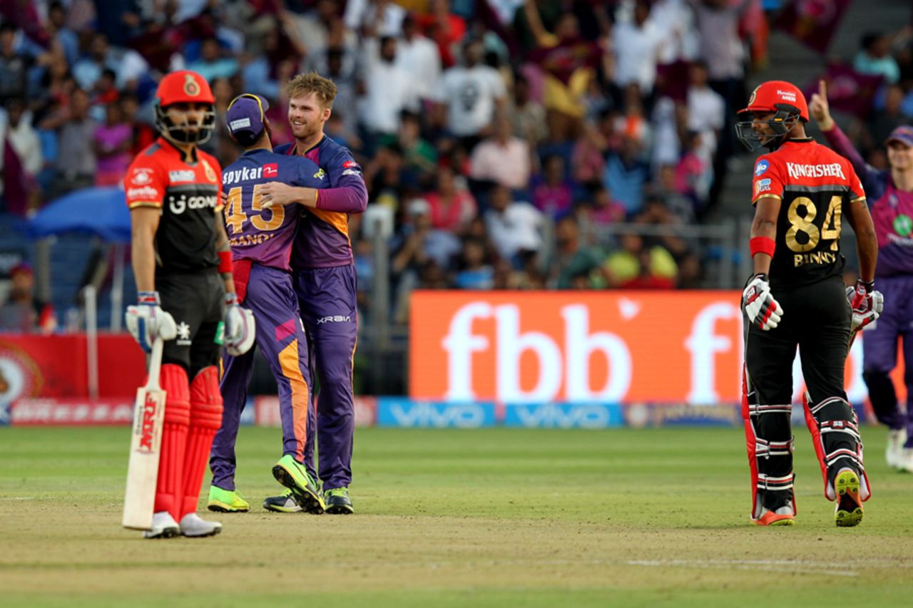 Stuart Binny walks back after holing out to a bouncer from Lockie Ferguson, Rising Pune Supergiant v Royal Challengers Bangalore, IPL 2017, Pune, April 29, 2017