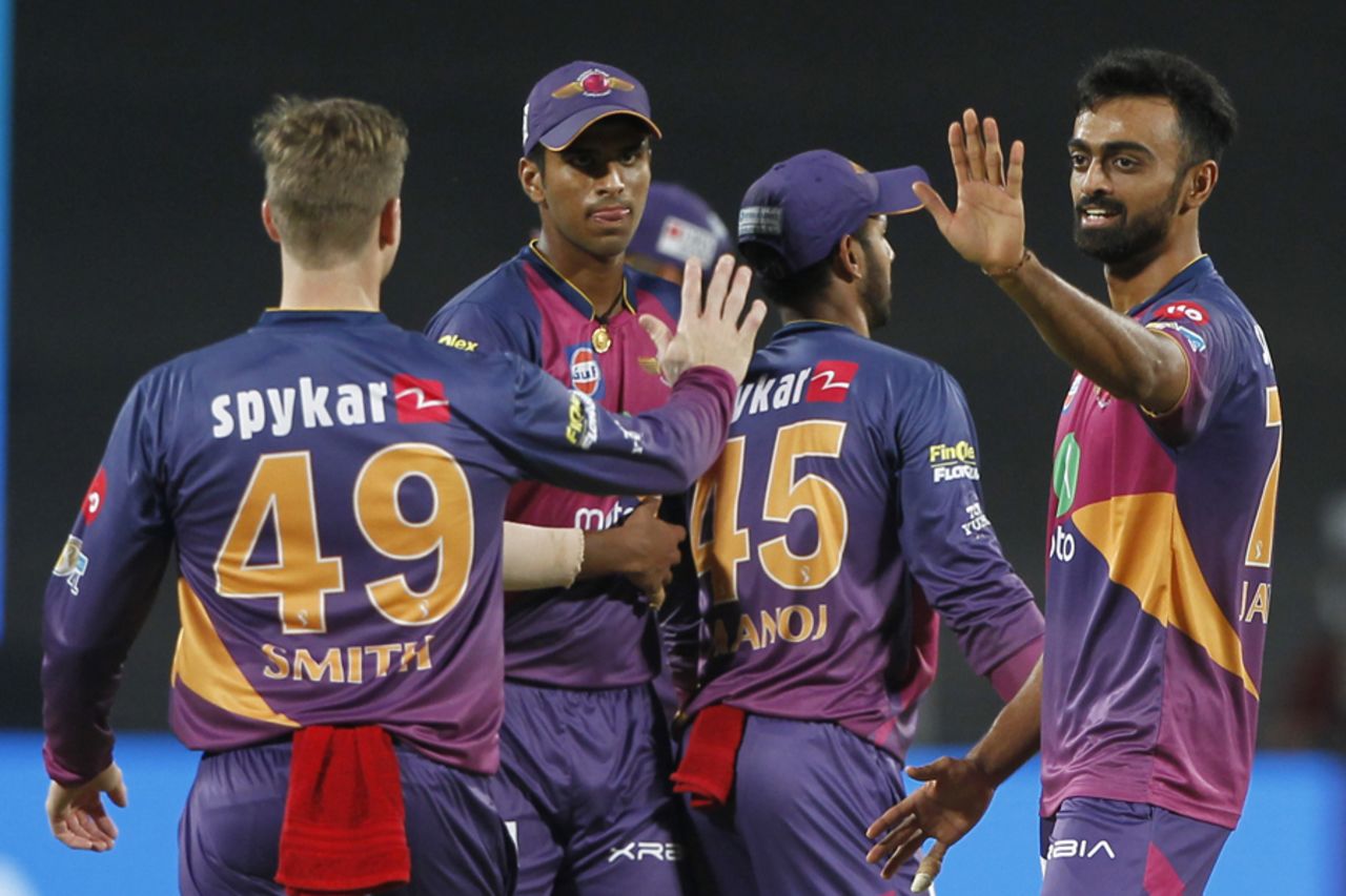Jaydev Unadkat took three wickets in his last two overs, Rising Pune Supergiant v Gujarat Lions, IPL 2017, Pune, May 1, 2017