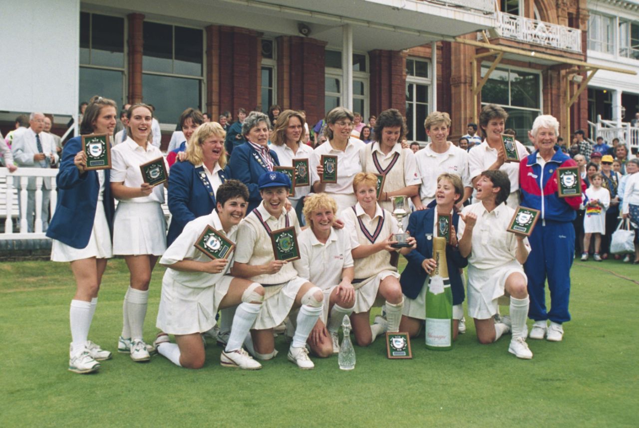 England women are all smiles after winning the final, England v New Zealand, Women's World Cup final, Lord's, August 1, 1993
