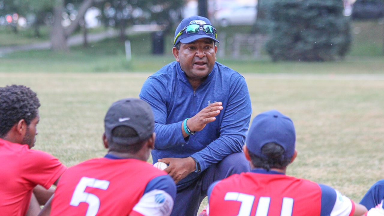Pubudu Dassanayake talks to USA players following a tour match against MCC, New York, September 10, 2016