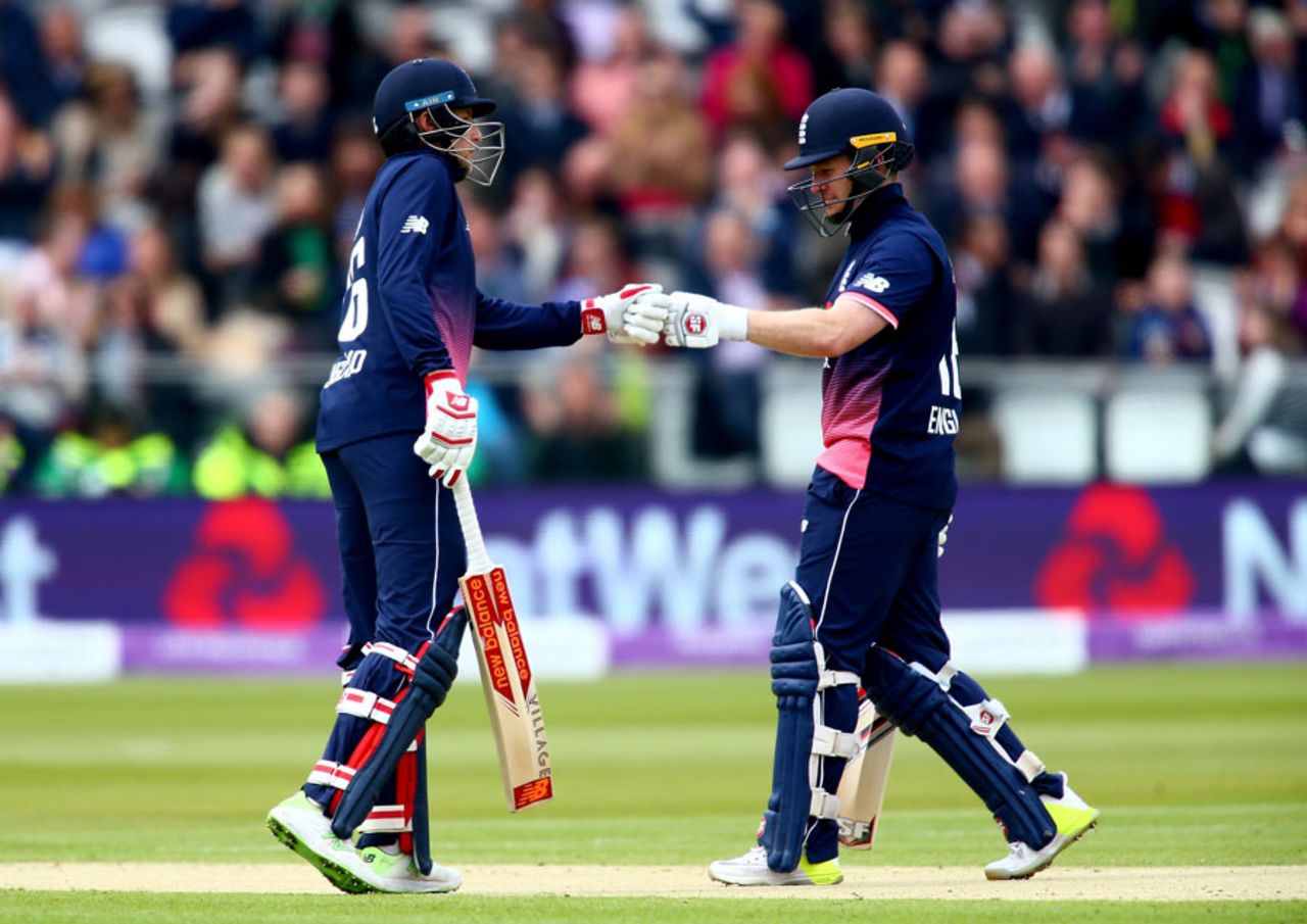 Joe Root and Eoin Morgan put on a quick fifty stand, England v Ireland, 2nd ODI, Lord's, May 7, 2017