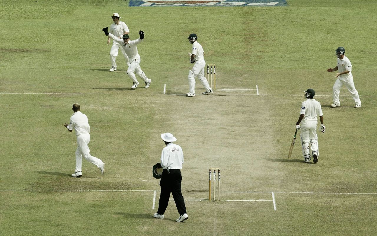 Shane Warne has Misbah-ul-Haq caught for 10, Australia v Pakistan, 1st Test, Colombo (P Sara), 5th day, October 7, 2002