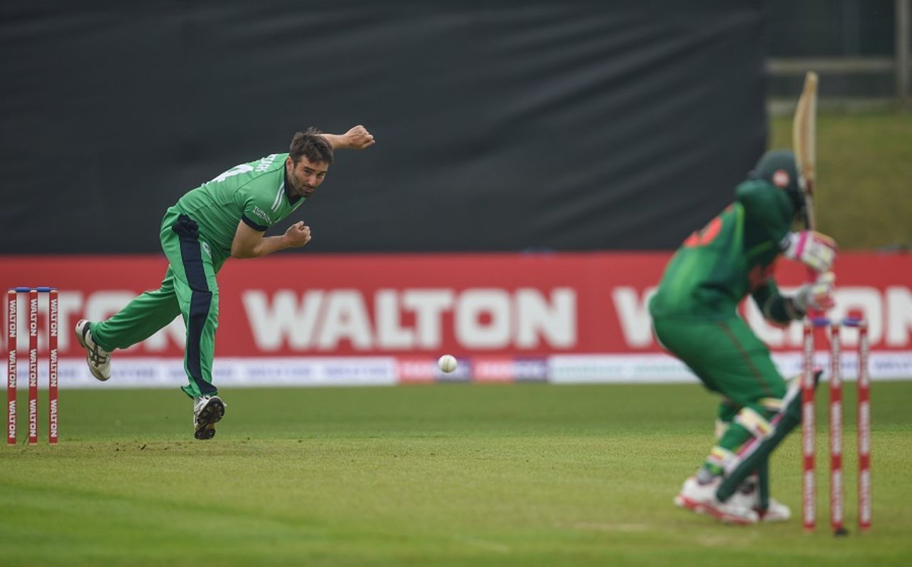 Tim Murtagh bowls on a very green pitch to Mushfiqur Rahim, Ireland v Bangladesh, tri-nation series, Malahide, May 12, 2017