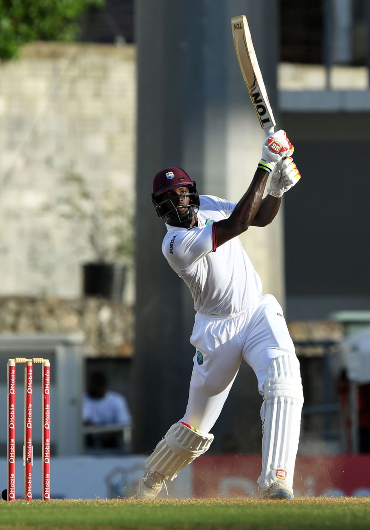 Jason Holder hit Yasir Shah for a big six over long-off in the last over of the day, 3rd Test, Roseau, 3rd day, May 12, 2017