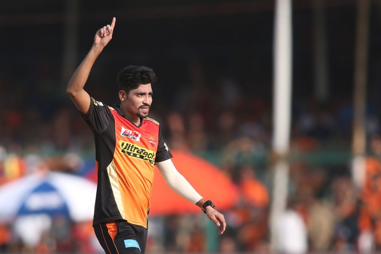 Mohammed Siraj took two wickets in the space of three deliveries, Gujarat Lions v Sunrisers Hyderabad, IPL 2017, Kanpur, May 13, 2017