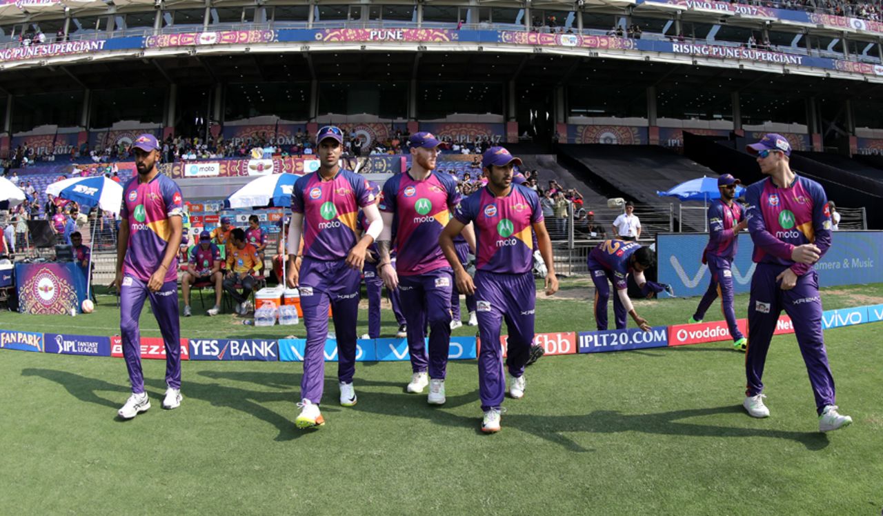 Rising Pune Supergiant players walk out to the field, Rising Pune Supergiant v Kings XI Punjab, IPL 2017, Pune, May 14, 2017