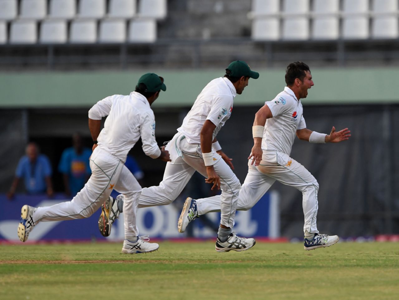 Yasir Shah celebrates the final wicket of the West Indies innings with his team-mates, West Indies v Pakistan, 3rd Test, Dominica, 5th day, May 14, 2017