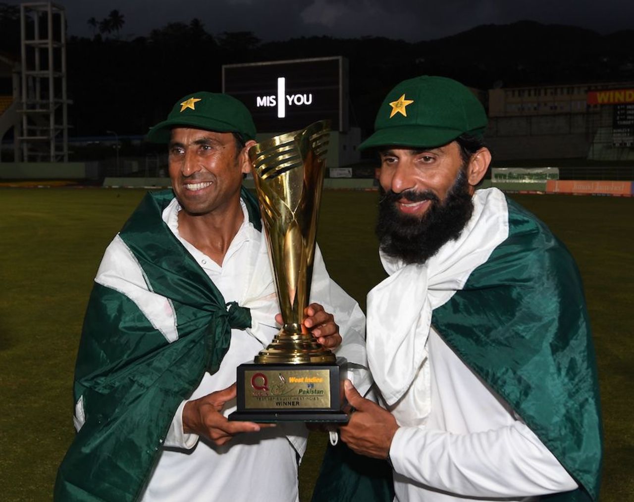 #Misyou, Misbah-ul-Haq and Younis Khan sign off, West Indies v Pakistan, 3rd Test, Dominica, 5th day, May 14, 2017