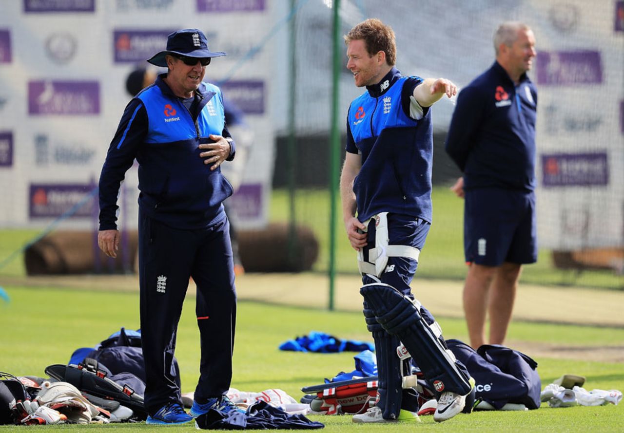 Trevor Bayliss and Eoin Morgan oversee England practice, Headingley, May 22, 2017