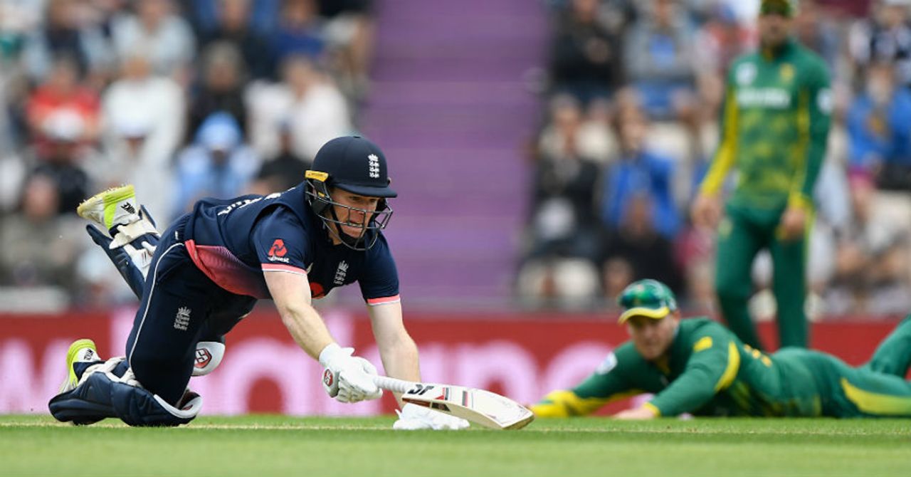 Eoin Morgan dives to make his ground, England v South Africa, 2nd ODI, Ageas Bowl, May 27, 2017