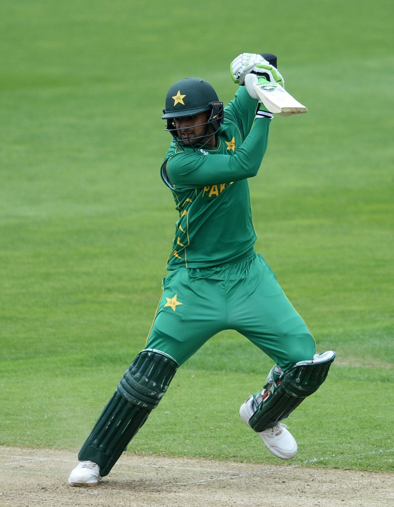 Shoaib Malik perished after scoring 72 runs off 66 balls, Bangladesh v Pakistan, Champions Trophy warm-ups, Birmingham, May 27, 2017 