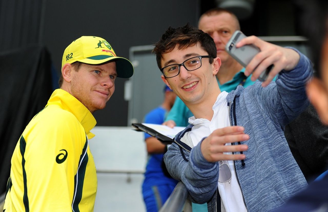 Steven Smith poses for a selfie with a fan ahead of Australia's warm-up match, Australia v Pakistan, Champions Trophy warm-ups, Birmingham, May 29, 2017