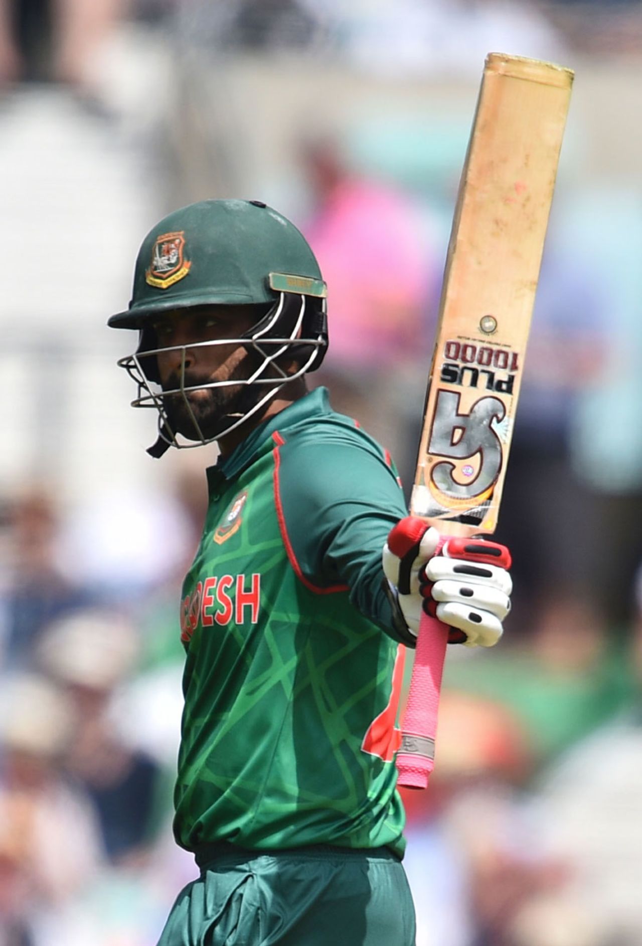 Tamim Iqbal acknowledges his half-century, England v Bangladesh, Champions Trophy, Group A, The Oval, June 1, 2017