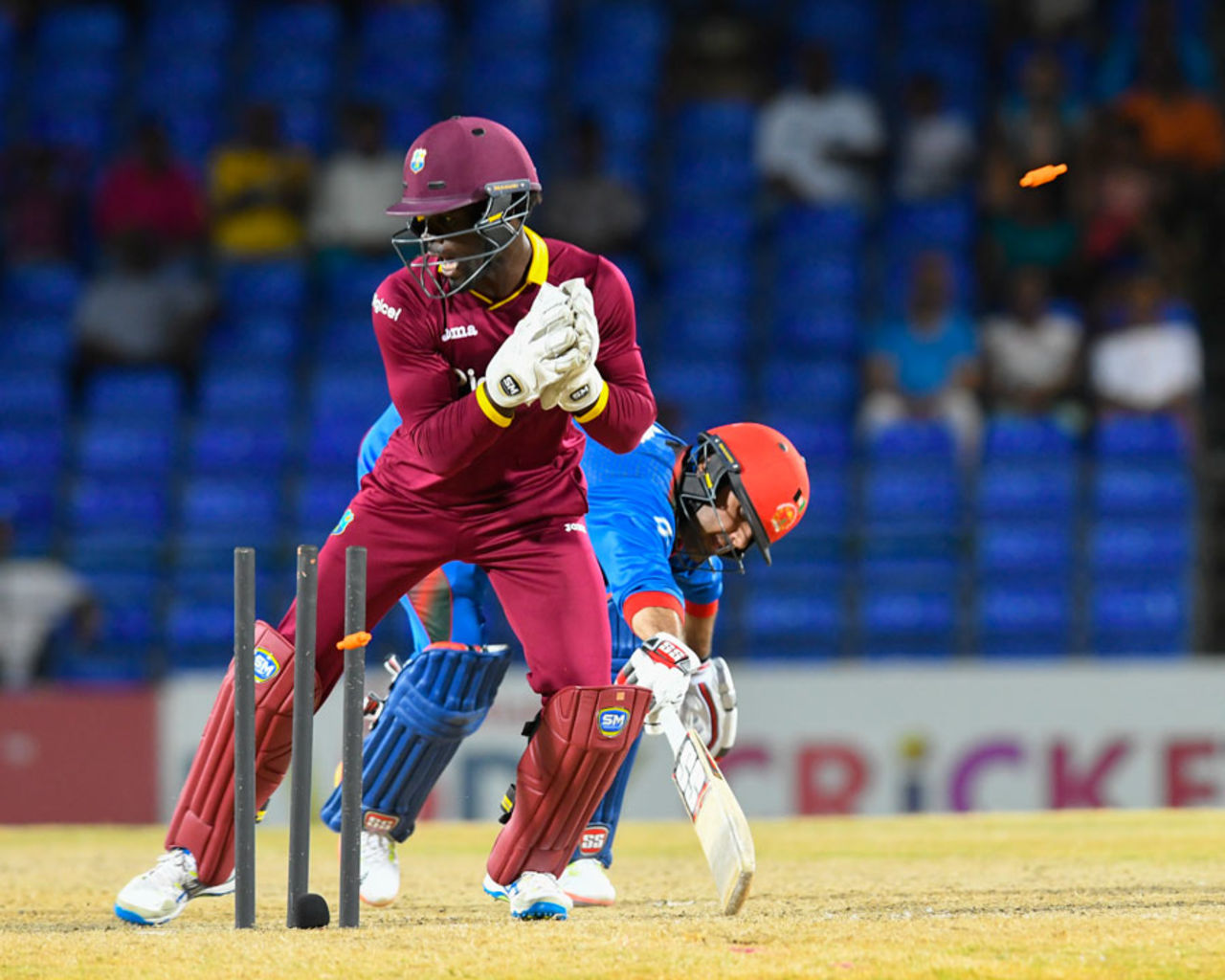 Chadwick Walton whips off the bails to run out Mohammad Nabi, West Indies v Afghanistan, 2nd T20I, St Kitts, June 3, 2017