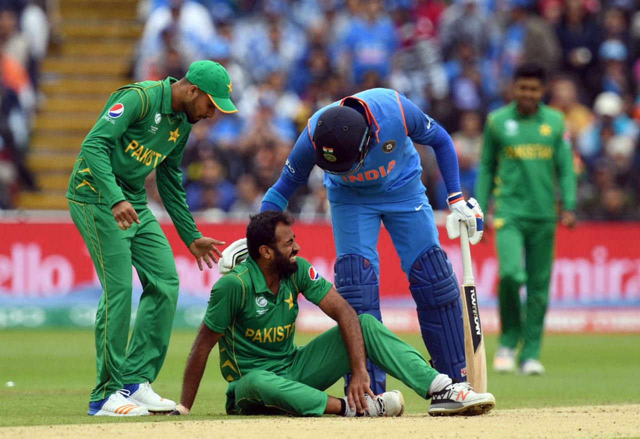 Wahab Riaz went off the field with a twisted ankle , India v Pakistan, Champions Trophy, Group B, Birmingham, June 4, 2017