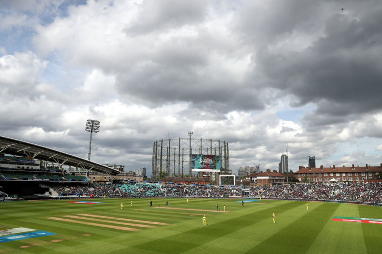 Grey clouds make their first appearance of the day, Australia v Bangladesh, Champions Trophy 2017, The Oval, London, June 5, 2017