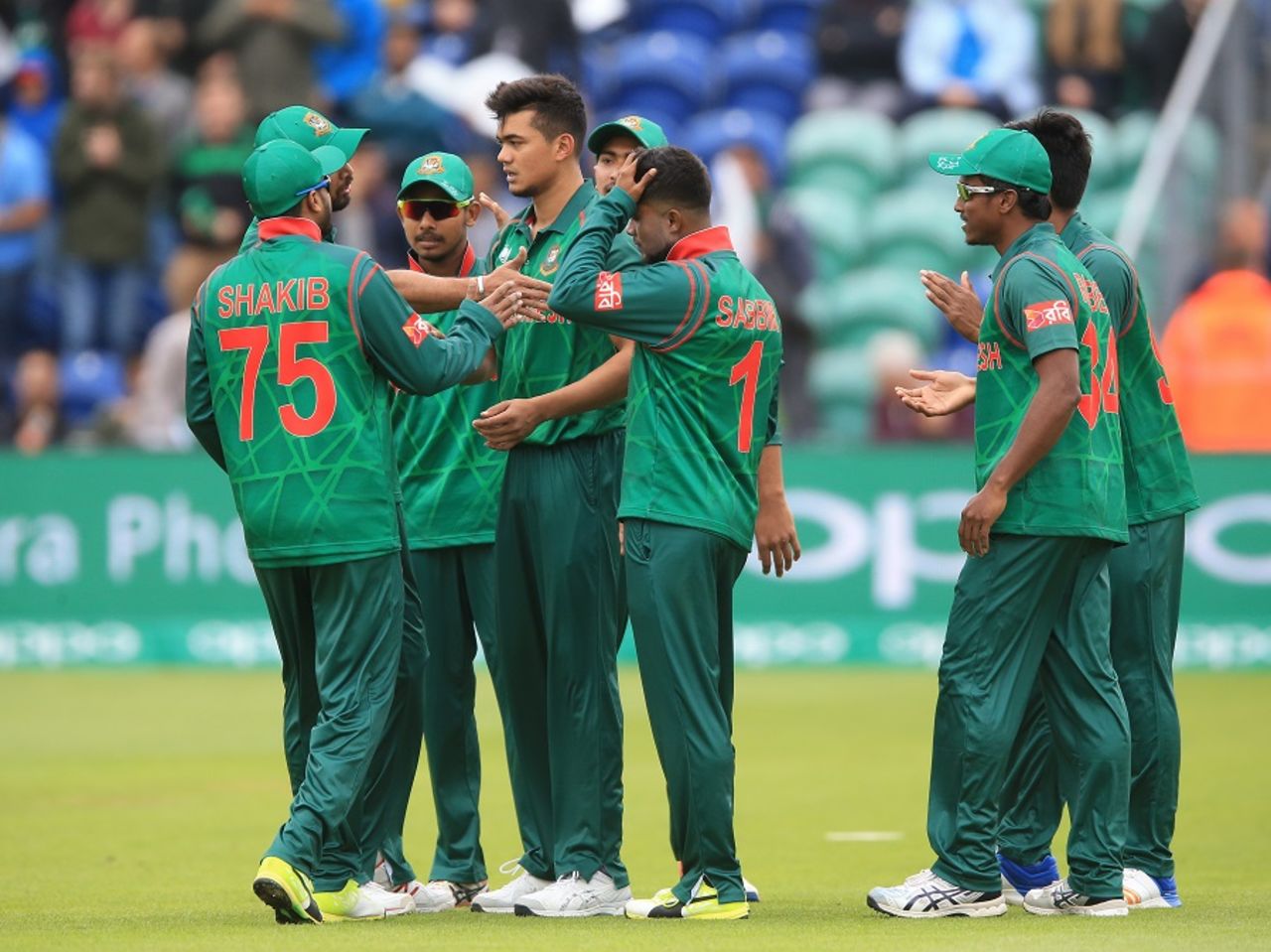 Taskin Ahmed is mobbed by his team-mates, New Zealand v Bangladesh, Group A, Champions Trophy 2017, Cardiff, June 9, 2017