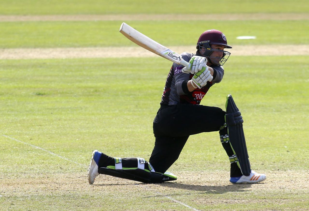 Dean Elgar led the chase with 91 off 63 balls, Somerset v Nottinghamshire, Royal London Cup play-off, Taunton, June 13, 2017