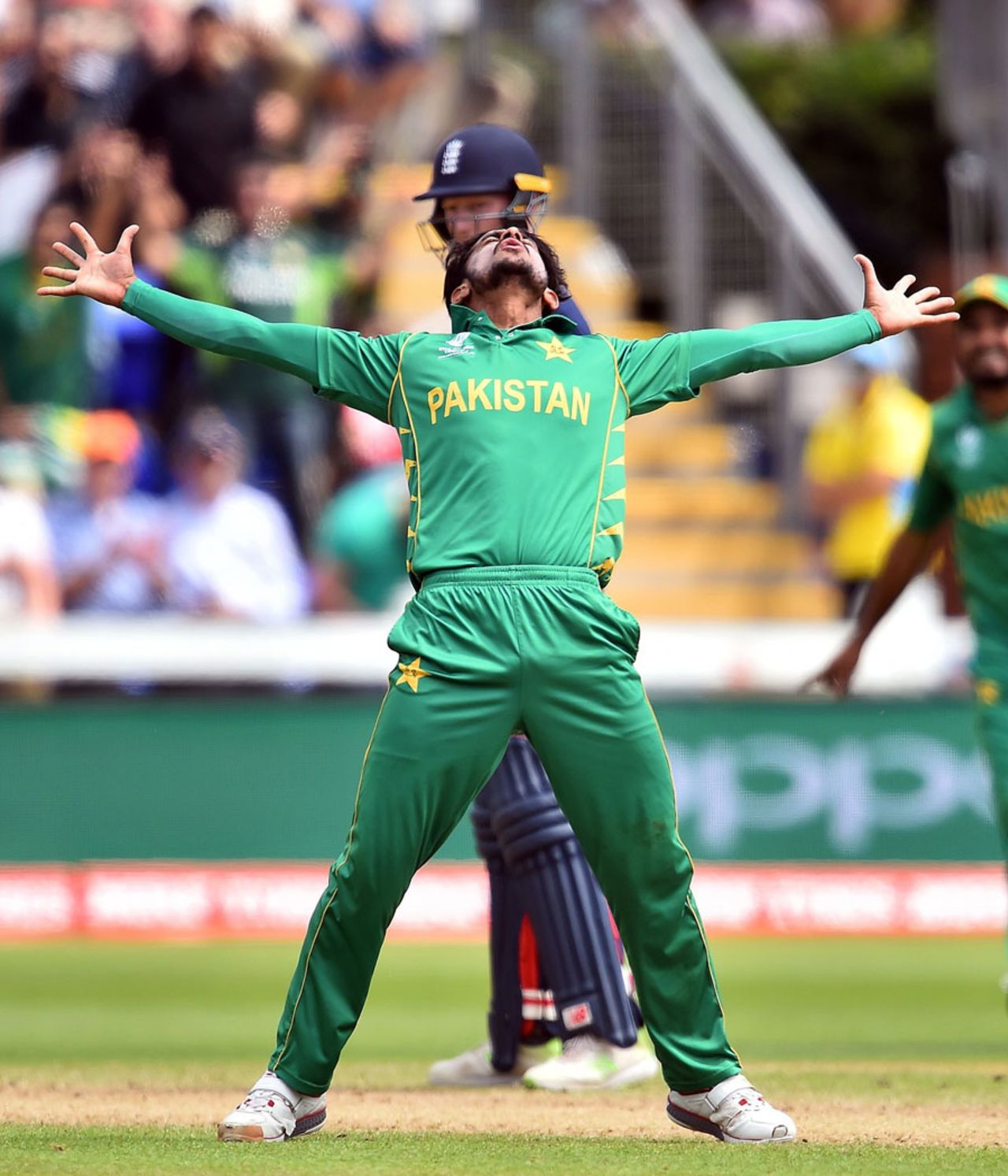 Star man: Hasan Ali enjoys the moment, England v Pakistan, Champions Trophy, 1st semi-final, Cardiff, June 14, 2017