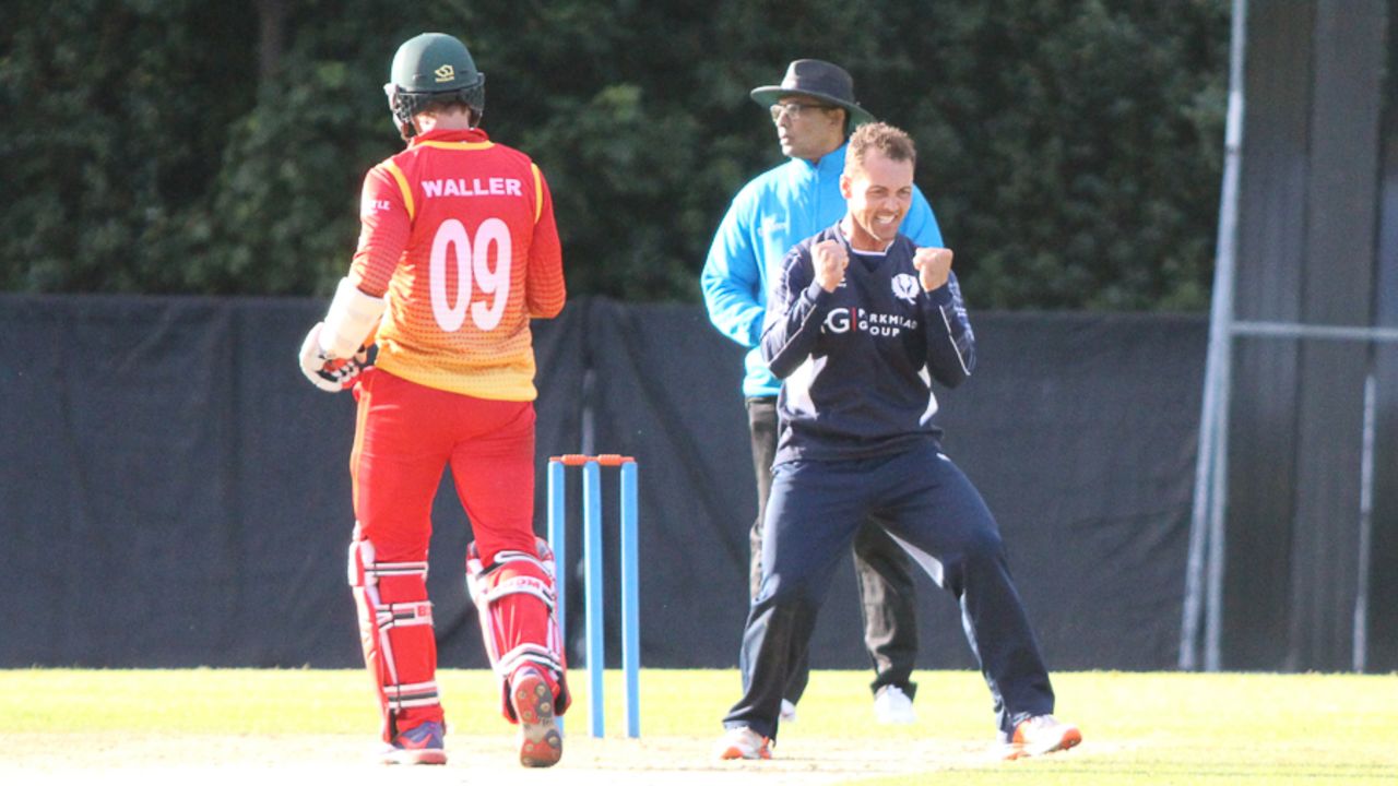 Con de Lange celebrates his fifth wicket after Malcolm Waller is caught on the boundary, Scotland v Zimbabwe, 1st ODI, Edinburgh, June 15, 2017