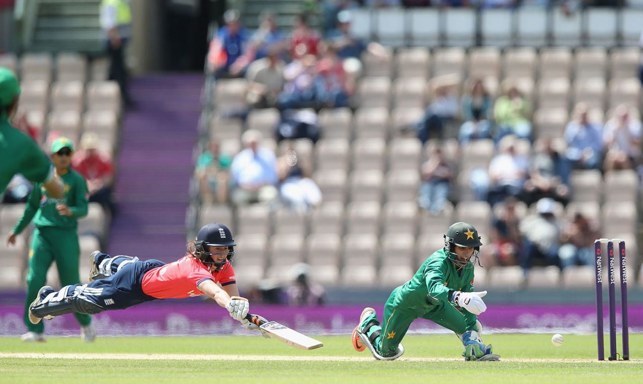 Danielle Wyatt dives to avoid being run out by Sidra Nawaz, England Women v Pakistan Women, 2nd T20I, Southampton, July 5, 2016