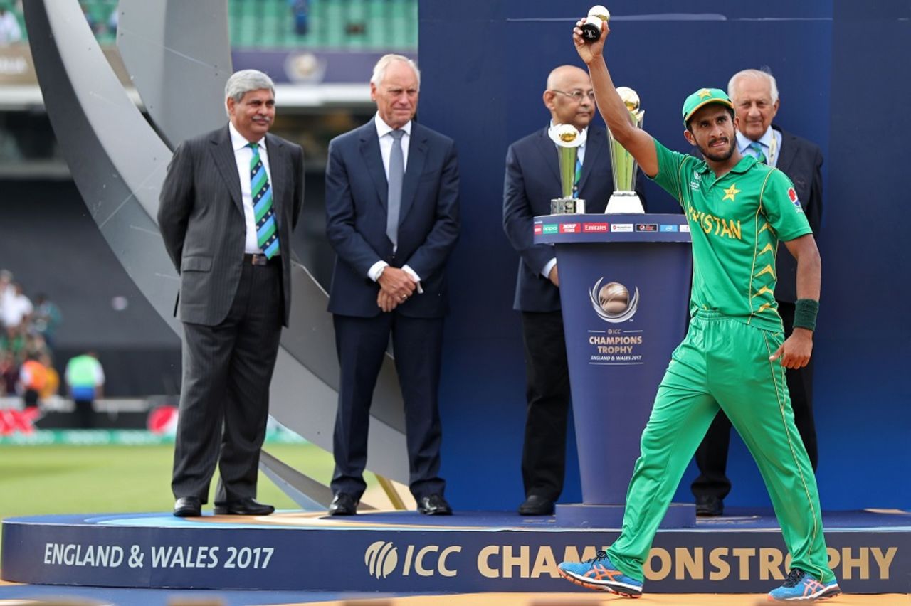 Hasan Ali holds aloft the golden ball award, India v Pakistan, Final, Champions Trophy 2017, The Oval, London, June 18, 2017