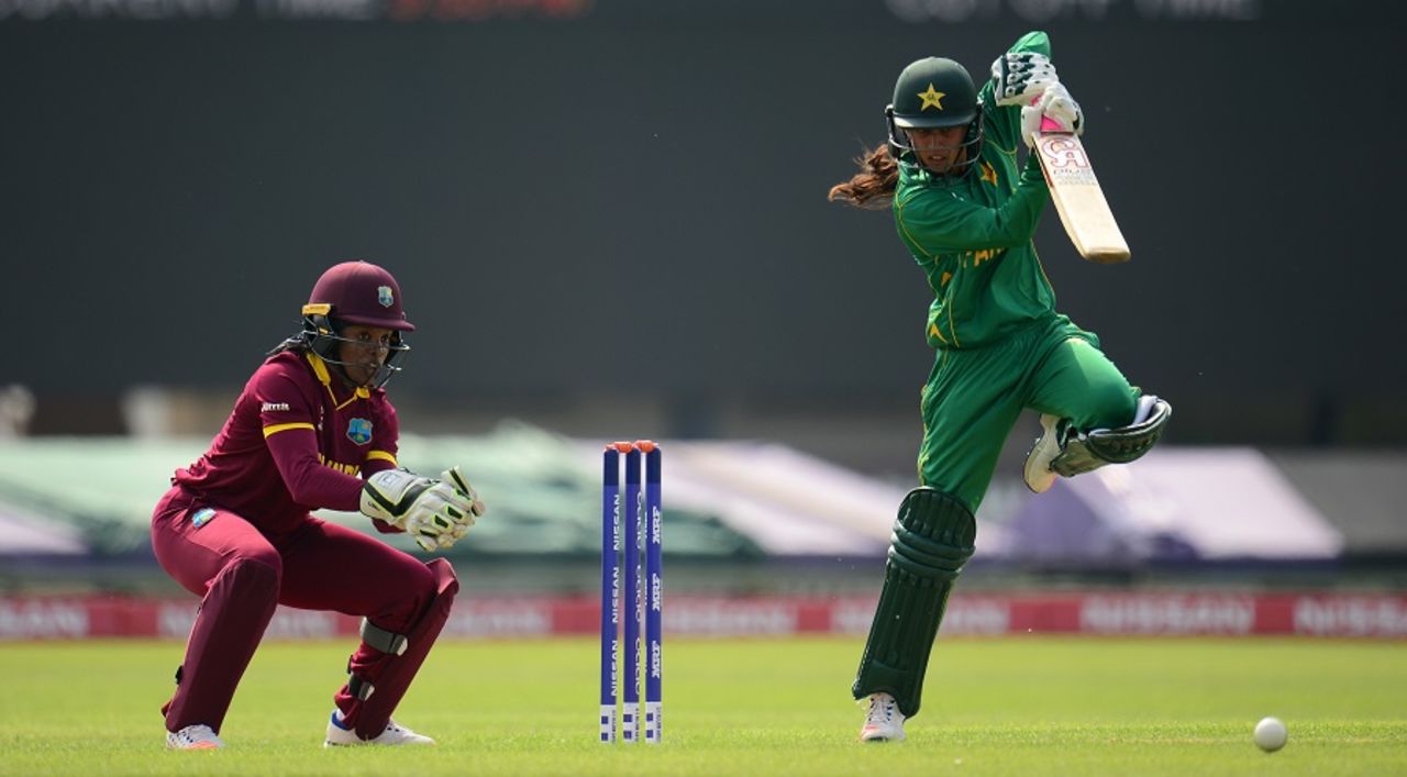 Nain Abidi punches the ball down the ground, Pakistan v West Indies, warm-up match, Women's World Cup, Grace Park, June 20, 2017
