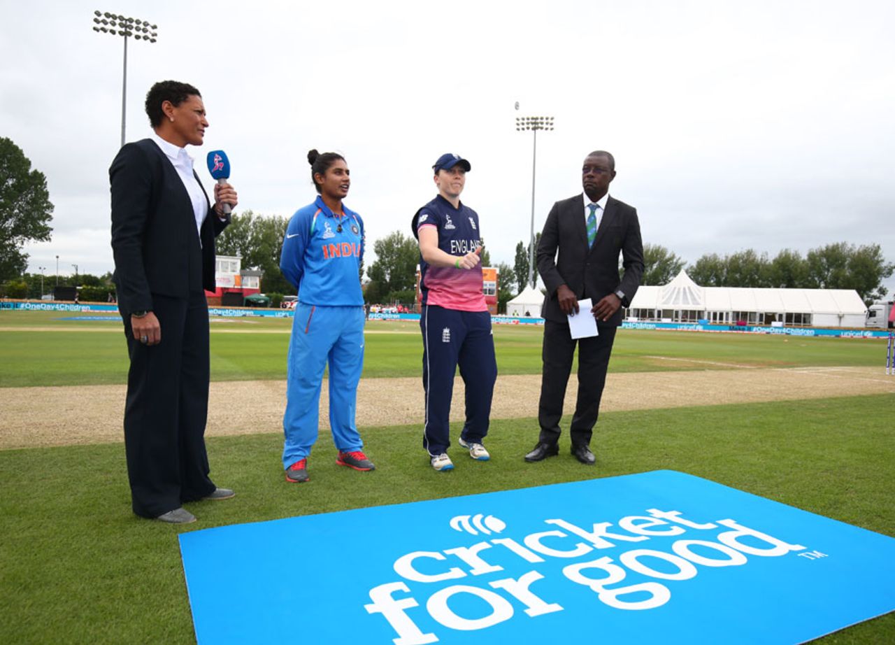 Mithali Raj calls as Heather Knight tosses the coin, England v India, Women's World Cup, Derby, June 24, 2017