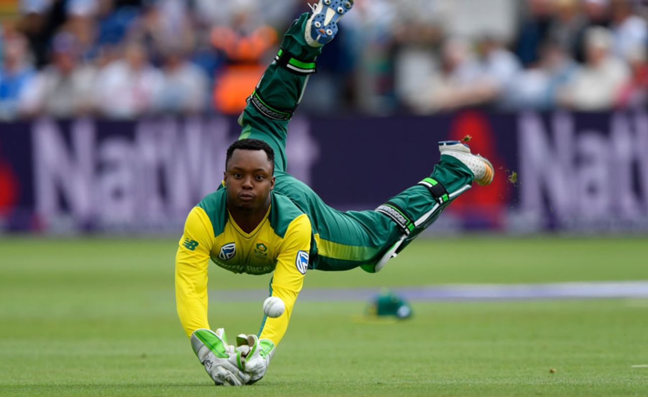 Mangaliso Mosehle failed to take a difficult running chance off Jason Roy's top-edged pull, England v South Africa, 3rd T20I, Cardiff, June 25, 2017
