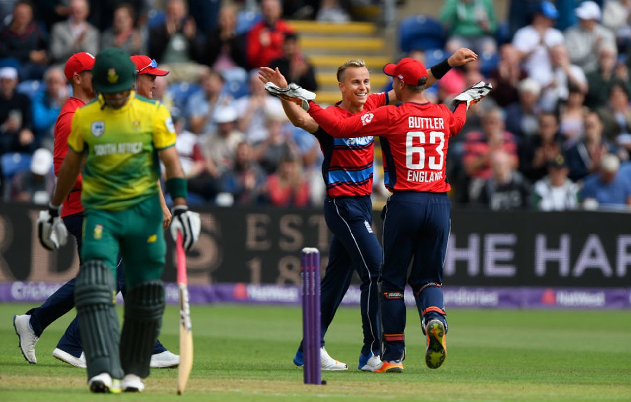 Tom Curran claimed the early wicket of Reeza Hendricks, England v South Africa, 3rd T20I, Cardiff, June 25, 2017