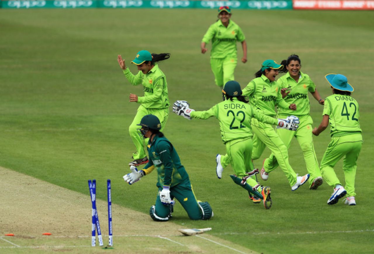 Chaos reigns supreme: Marizanne Kapp can't believe she's been run out, South Africa v Pakistan, Women's World Cup, Leicester, June 25, 2017