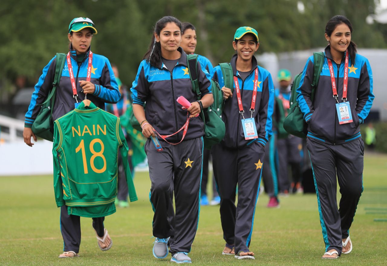 The Pakistan team arrives at Grace Road, England v Pakistan, Women's World Cup, Leicester, June 27, 2017