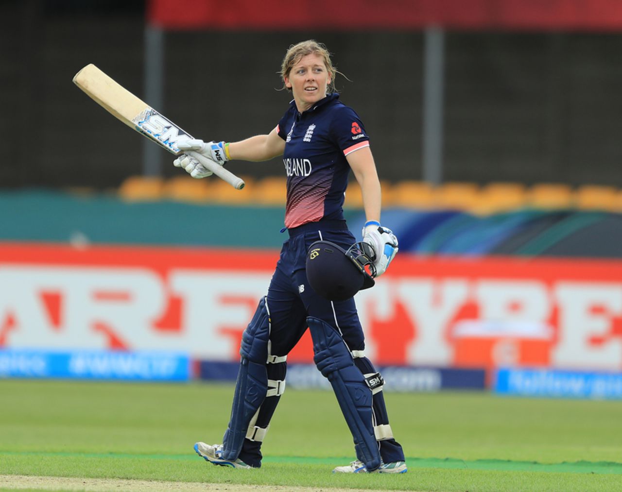 Heather Knight raises her bat after notching up her maiden ODI century, England v Pakistan, Women's World Cup, Leicester, June 27, 2017