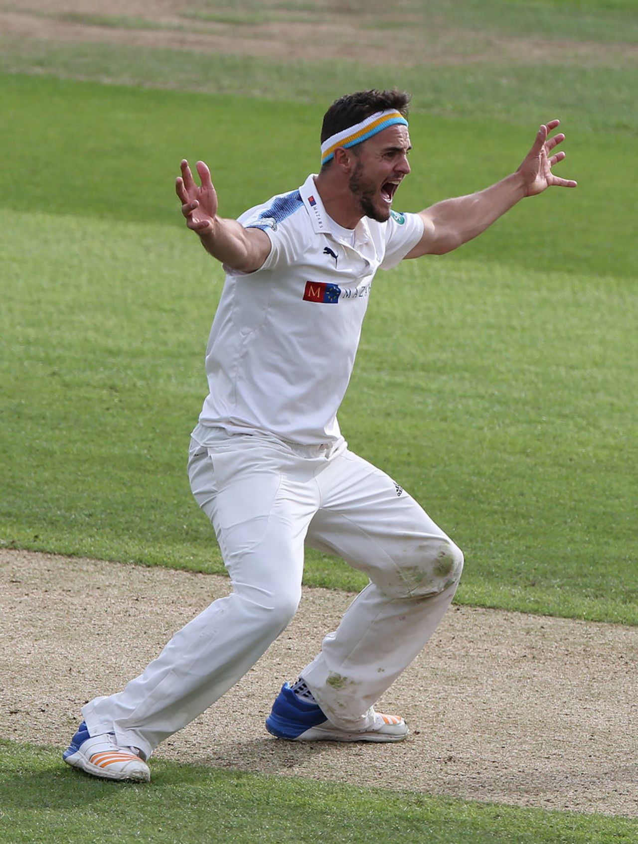 Jack Brooks appeals, Yorkshire v Surrey, Specsavers County Championship Division One, Headingley, 1st day, June 26, 2017