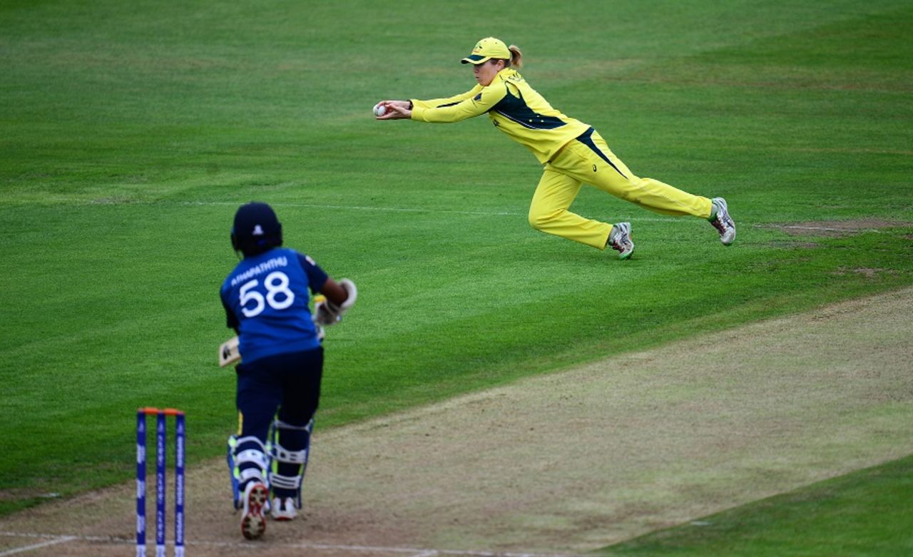 Alex Blackwell puts in a diving effort to save a boundary, Australia v Sri Lanka, Women's World Cup, Bristol, July 29, 2017