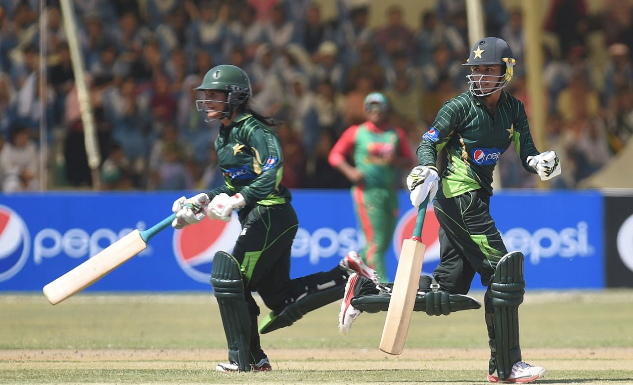Bismah Maroof and Javeria Khan added 87, Pakistan v Bangladesh, 1st women's T20, Karachi, September 30, 2015