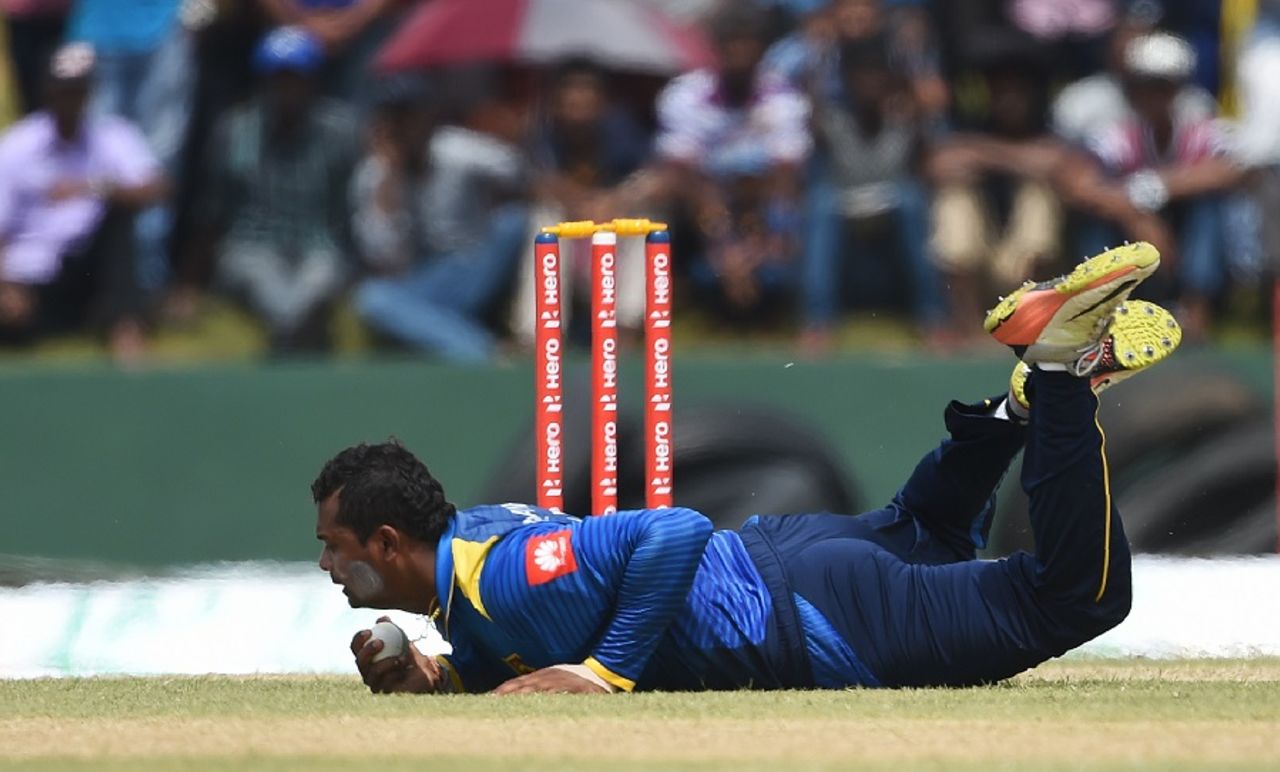 Asela Gunaratne took a brilliant return catch to send back Hamilton Masakadza, Sri Lanka v Zimbabwe, 2nd ODI, Galle, July 2, 2017